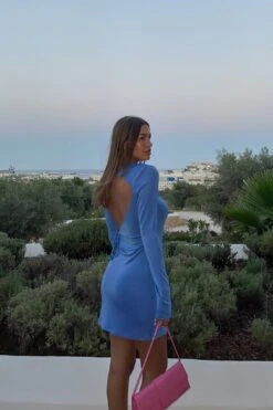 Asymmetric Open Back Mini Dress -Na-Kd 1778 000018 5516 02 editorial