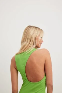 Asymmetric Back Maxi Dress -Na-Kd asymmetric back maxi dress 1018 010345 0010 25465