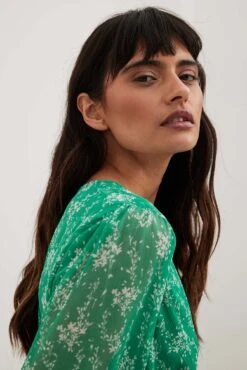 NA-KD Chiffon Overlap Puff Sleeve Mini Dress -Na-Kd chiffon overlap puff sleeve mini dress 1100 006990 544234610