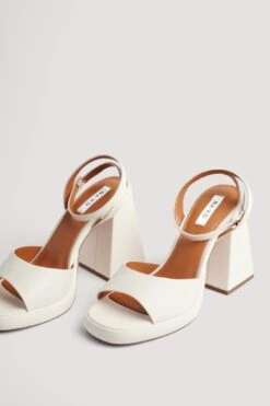 Chubby Plateau Heels -Na-Kd chubby plateau heels 1055 001378 00011333