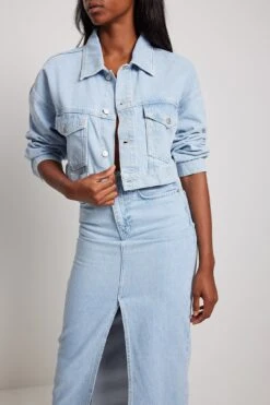NA-KD Classic Cropped Denim Shirt -Na-Kd classic denim shirt 1100 006603 00477025