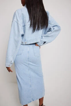 NA-KD Classic Cropped Denim Shirt -Na-Kd classic denim shirt 1100 006603 00477050