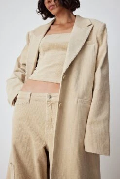 Corduroy Long Coat 12 Corduroy Long Coat -Na-Kd corduroy long coat 1760 000023 0005 3940