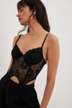 Cup Lace Corset 21 Cup Lace Corset -Na-Kd cup lace corset 1737 000025 00020013