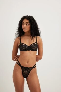 Cut Out Detailed Cup Bra -Na-Kd cut out detailed cup bra 1013 001253 0002 3179 copy