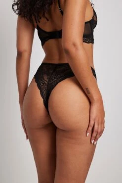 Detail Flowy Lace Brazilian Panty -Na-Kd detail flowy lace brazilian panty 1013 001198 0002 22548