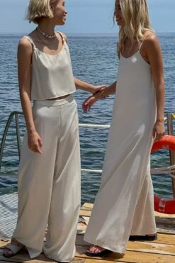 Flowy Strap Maxi Dress -Na-Kd editorial dress 1736 000346 4070