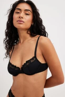 Embroidery Detailed Bra 14 Embroidery Detailed Bra -Na-Kd embroidery detailed bra 1013 001290 0002 1