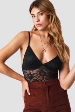 Floral Lace Thong Bodysuit -Na-Kd episode floral lace thong bodysuit 1013 000319 0002 01a r1