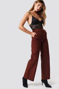 Floral Lace Thong Bodysuit -Na-Kd episode floral lace thong bodysuit 1013 000319 0002 04c r1