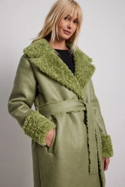 Faux Fur Detail Belted Coat 11 Faux Fur Detail Belted Coat -Na-Kd faux fur detail belted coat 1727 000114 40833369