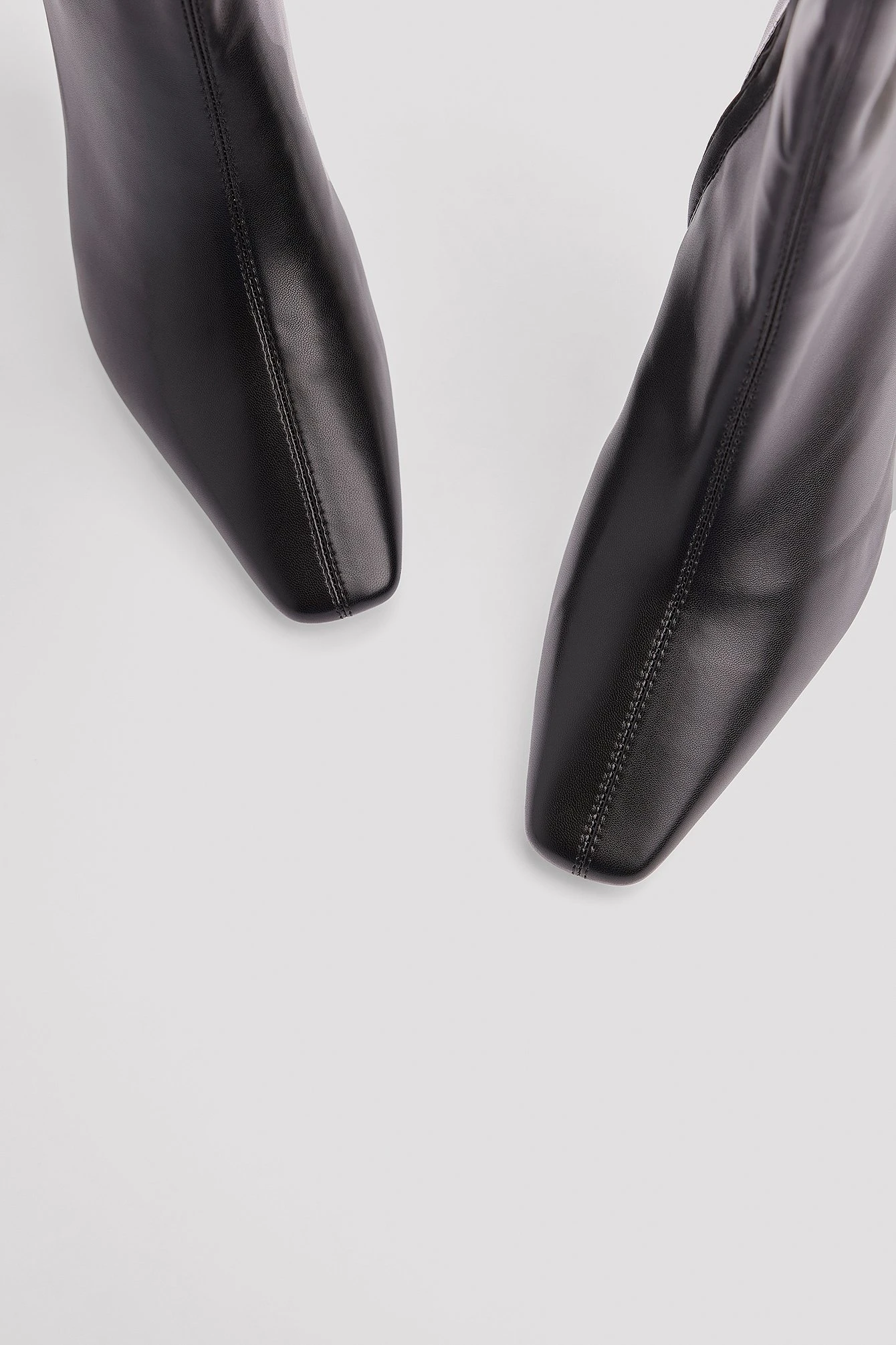 Fitted Stiletto Overknee Boots 5 Fitted Stiletto Overknee Boots - Image 3