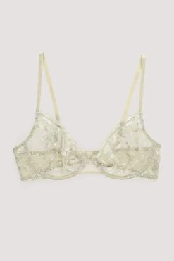 Flower Detail Lace Bra -Na-Kd flower detail lace thong 1013 001172 0324 3 flatlay