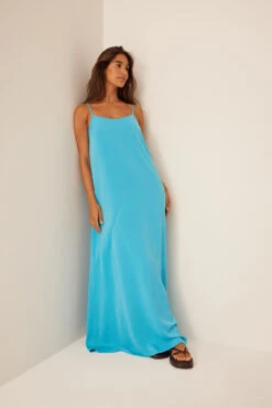 Flowy Strap Maxi Dress -Na-Kd flowy strap maxi dress 1736 000346 0003 01c