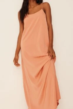 Flowy Strap Maxi Dress -Na-Kd flowy strap maxi dress 1736 000346 0124 02