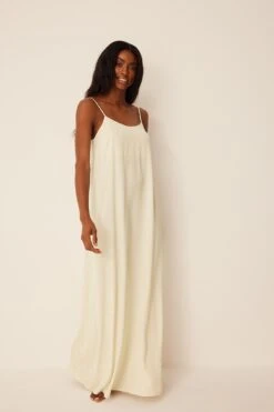 Flowy Strap Maxi Dress -Na-Kd flowy strap maxi dress 1736 000346 4070 01c