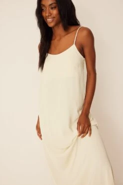 Flowy Strap Maxi Dress -Na-Kd flowy strap maxi dress 1736 000346 4070 02