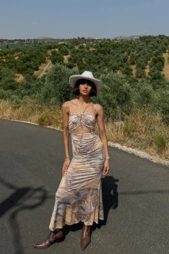 Gathered Chest Straps Detail Maxi Dress -Na-Kd gathered chest straps detail maxi dress 1686 000101 0373 edit03