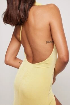 Halterneck High Slit Maxi Dress 17 Halterneck High Slit Maxi Dress -Na-Kd halterneck high slit maxi dress 1774 000007 0024 04