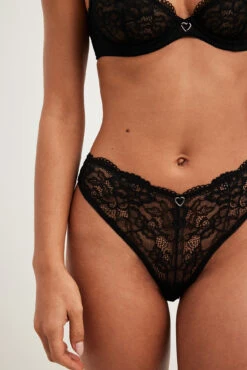 Heart Detailed V-Shape Panty -Na-Kd heart detailed v shape panty 1013 001252 0002 3024