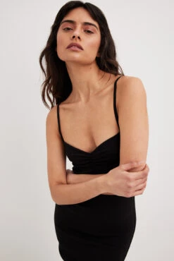 Heart Neckline Strap Midi Dress -Na-Kd heart neckline strap midi dress 1018 010522 00029171