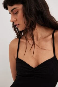 Heart Neckline Strap Midi Dress -Na-Kd heart neckline strap midi dress 1018 010522 00029179