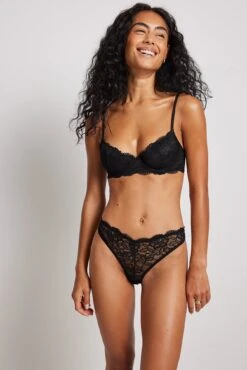 High Cut Lace Thong -Na-Kd high cut lace thong 1013 001236 0002 01 1