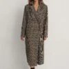 Marked Shoulders Double Buttoned Coat -Na-Kd isha marked shoulders double buttoned coat 1676 000025 7733 01c