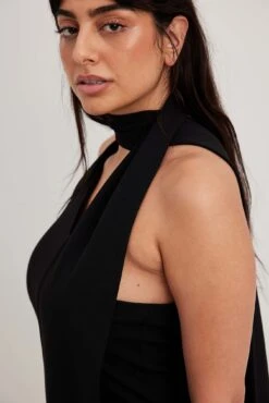 NA-KD Jersey Scarf Mini Dress -Na-Kd jersey scarf mini dress 1100 007377 0002 38438