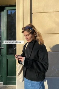 NA-KD High Neck Buttoned Coat -Na-Kd kristinetrinkjaer 1100 006761 0002 social