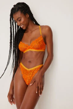 Lace Thong 16 Lace Thong -Na-Kd lace thong 1687 000100 02614070