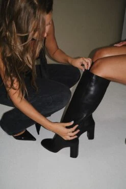 Leather Knee High Boots -Na-Kd leather knee high boots 1055 001009 0002 5 r1 iphone