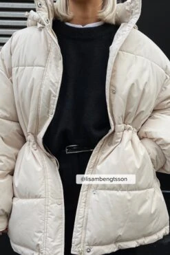 Recycled Waist Drawstring Padded Jacket -Na-Kd lisambengtsson 1100 005042 0140 4 social