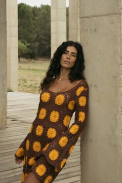 Long Sleeve Crochet Knitted Mini Dress -Na-Kd long sleeve crochet knitted mini dress 1018 010362 9855 editorial3