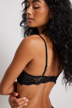 Low Cut Lace Bra -Na-Kd low cut lace bra 1013 001235 0002 03