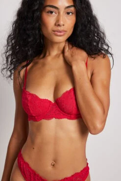 Low Cut Lace Bra -Na-Kd low cut lace bra 1013 001235 0004 02