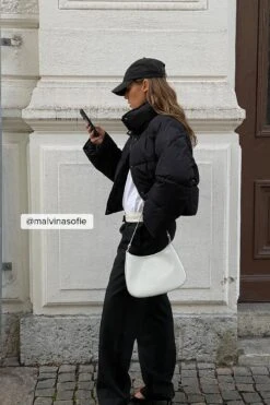 NA-KD Recycled Short Padded Press Button Jacket -Na-Kd malvinasofie 1100 005043 0002 social