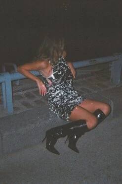 Big Sequin Mini Dress -Na-Kd nakd big sequin mini dress 1736 000350 0014 9354 editorial1