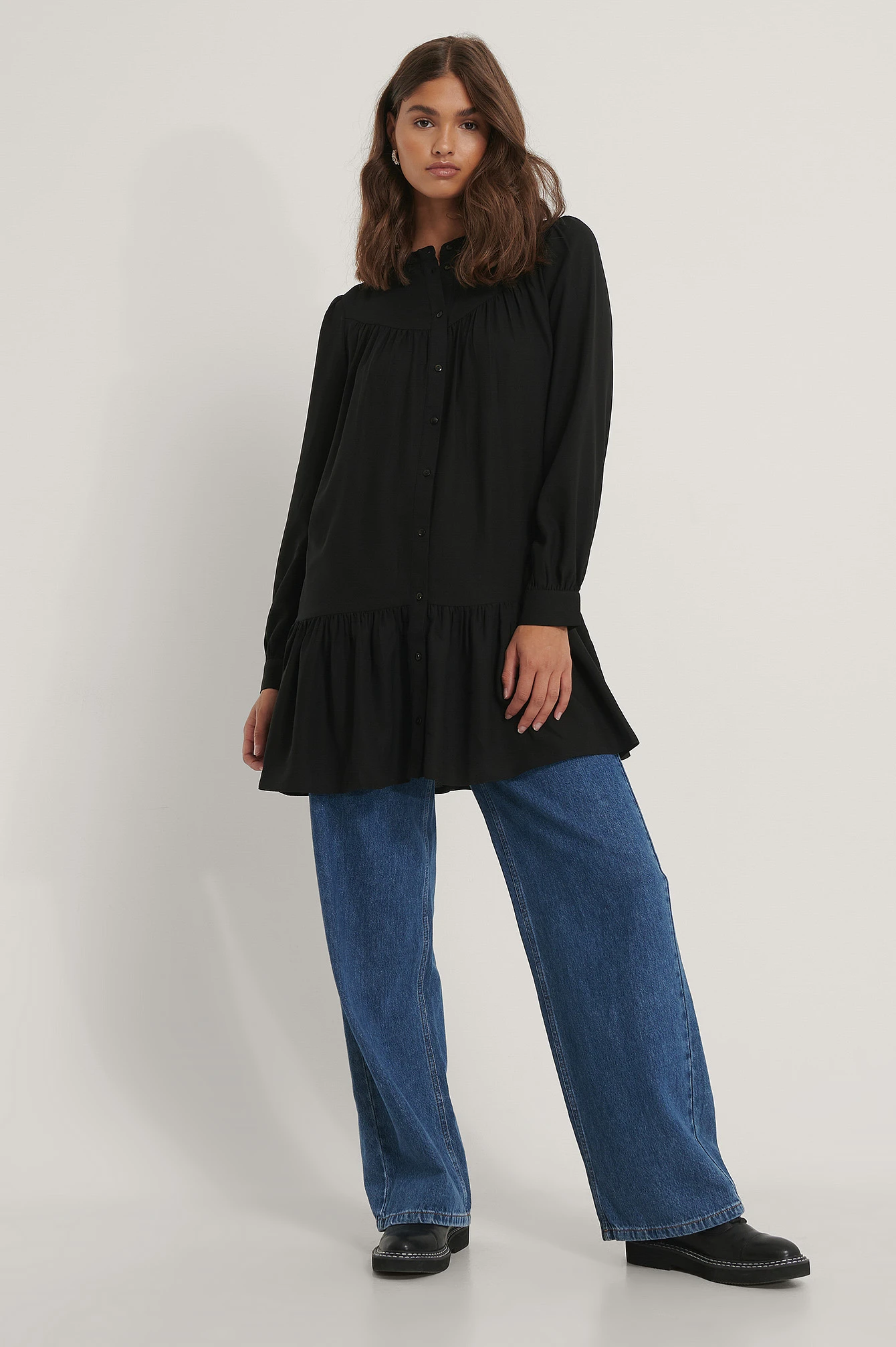 NA-KD Buttoned Round Neck Flounce Mini Dress 3 NA-KD Buttoned Round Neck Flounce Mini Dress