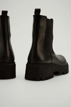 Chunky Leather Chelsea Boots -Na-Kd nakd chunky leather chelsea boots 1055 001132 0002 0576