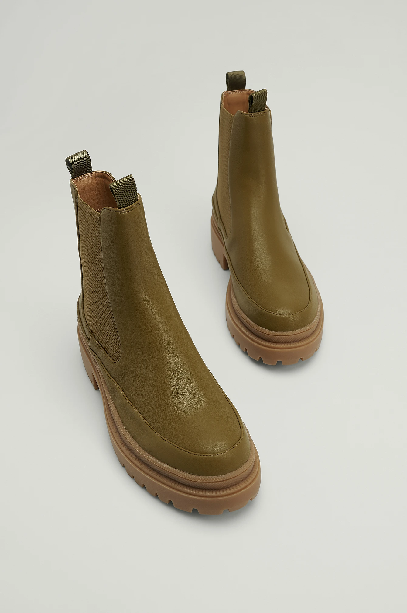 Contrast Sole Chelsea Boots 4 Contrast Sole Chelsea Boots - Image 2