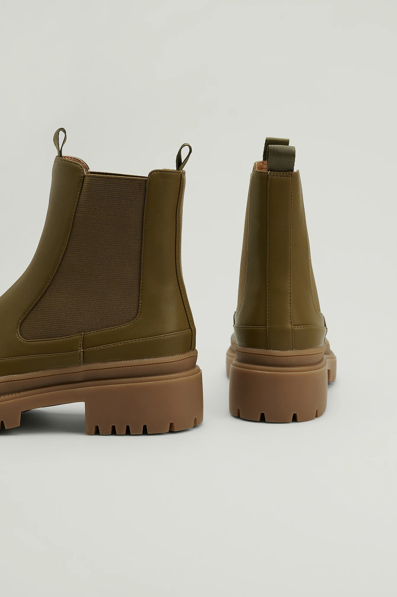 Contrast Sole Chelsea Boots 5 Contrast Sole Chelsea Boots - Image 3