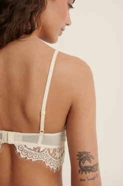 Eyelash Lace Top -Na-Kd nakd eyelash lace top 1013 000879 0719 02b