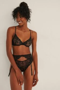 Flower Lace Suspender Belt