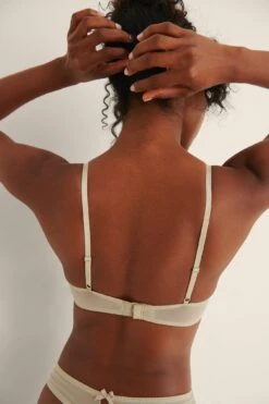 Flower Lace Underlined Bra 25 Flower Lace Underlined Bra -Na-Kd nakd flower lace underlined bra 1013 001036 0324 02b