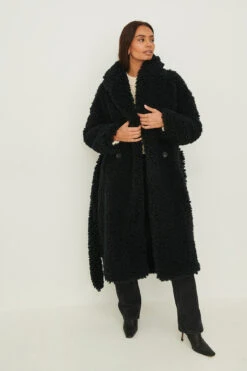Fluffy Oversized Belted Coat -Na-Kd nakd fluffy oversized belted coat 1100 005555 000272475 2