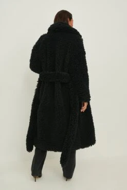 Fluffy Oversized Belted Coat -Na-Kd nakd fluffy oversized belted coat 1100 005555 000272494 2