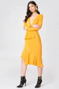 NA-KD Frill Detail Long Sleeve Dress -Na-Kd nakd frill detail long sleeve dress 1018 000744 5559 01cr