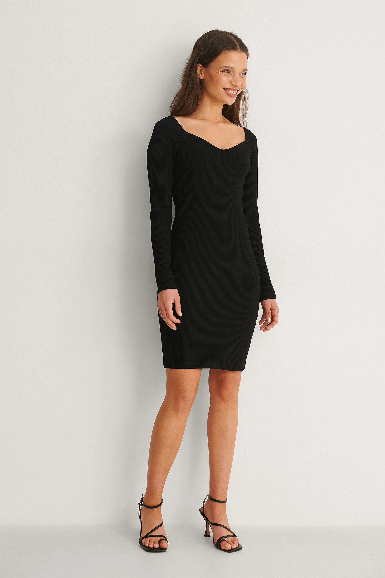 NA-KD Heart Neckline Ribbed Dress 3 NA-KD Heart Neckline Ribbed Dress