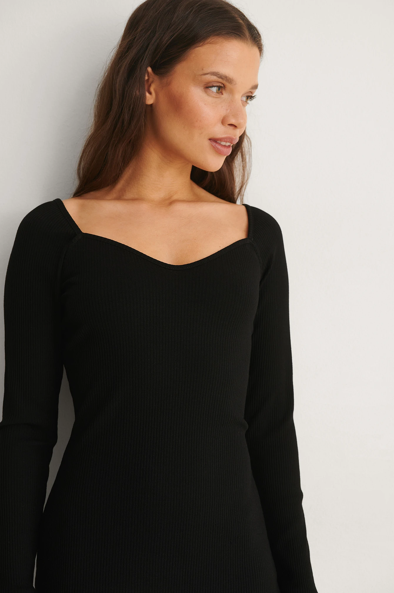NA-KD Heart Neckline Ribbed Dress 6 NA-KD Heart Neckline Ribbed Dress - Image 4